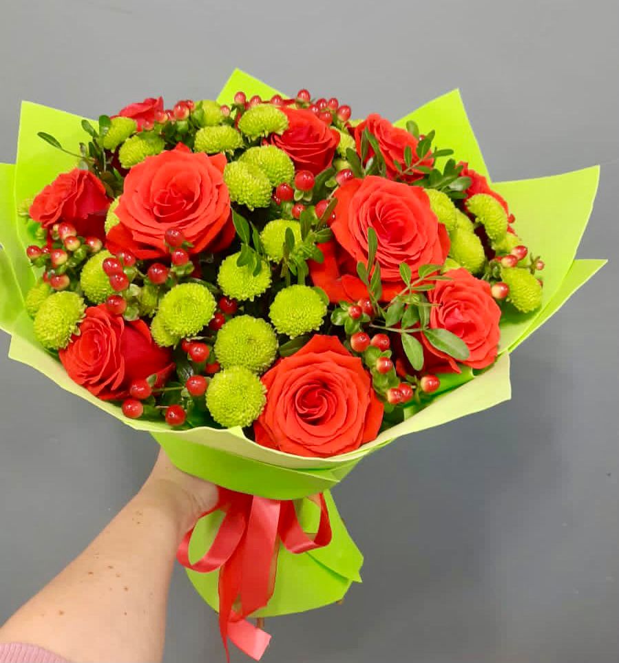 Букет цветов из: Хризантемы и Розы в Нежинском