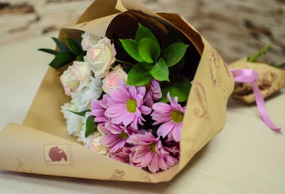 Букет цветов из: Розы и Хризантемы в Нежинском