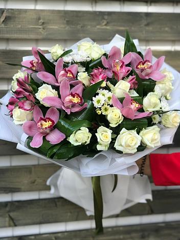 Букет цветов из: Розы и Хризантемы в Нежинском