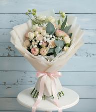 Букет цветов из:  Розы и Лизиантусы #REPLACE_PRED# Нежинском