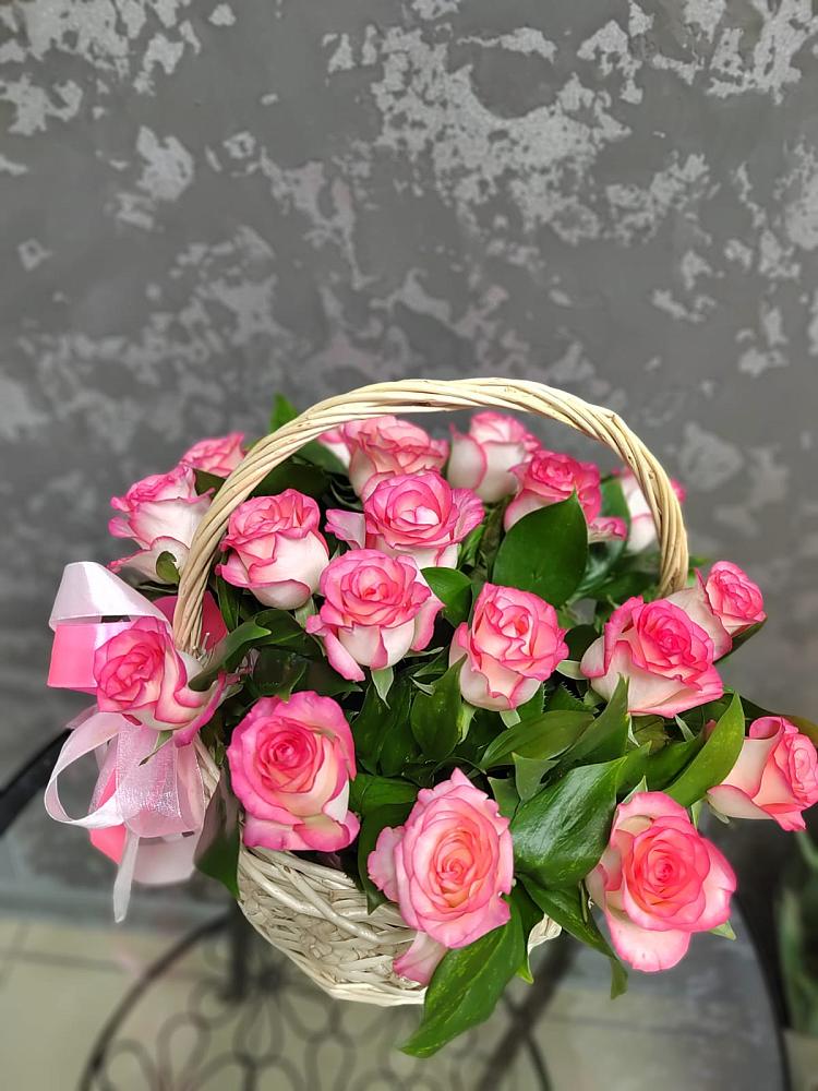 Цветочная композиция из Розы в корзине в Нежинском