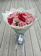 Букет цветов из:  Альстромерии в Нежинском