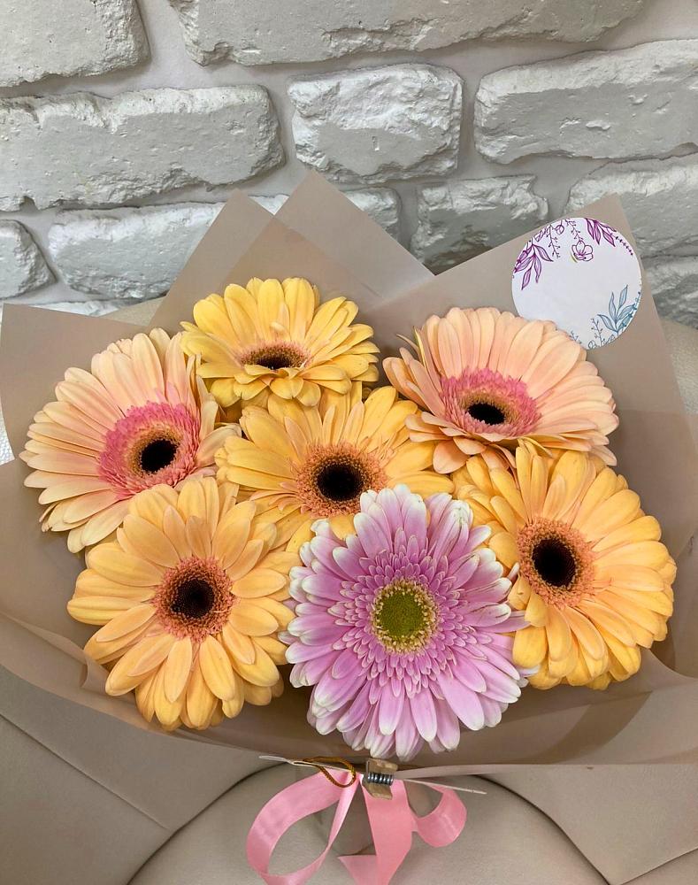 Букет цветов из: Герберы в Нежинском