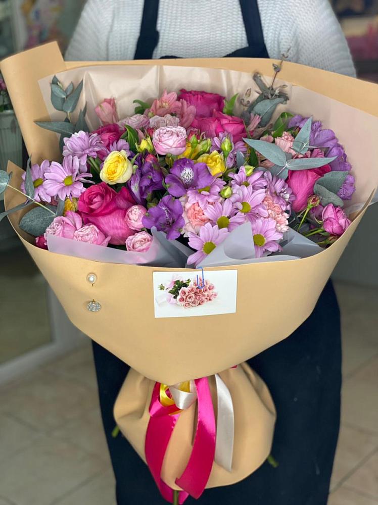 Букет цветов из: Хризантемы, Гвоздики и Альстромерии в Нежинском