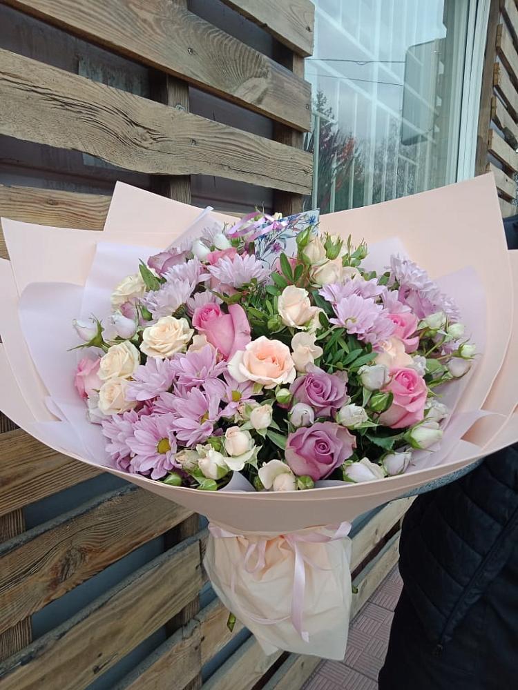 Букет цветов из: Розы и Хризантемы в Нежинском