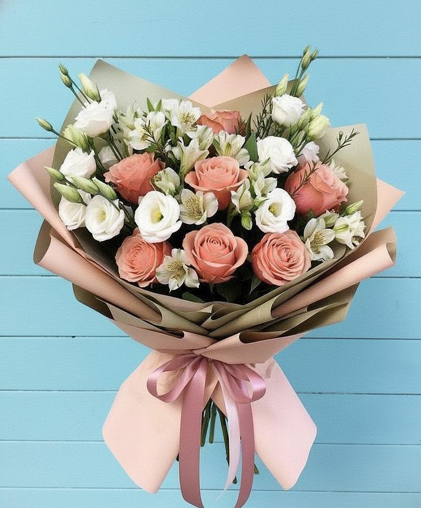 Букет цветов из: Розы, Альстромерии и Лизиантусы в Нежинском