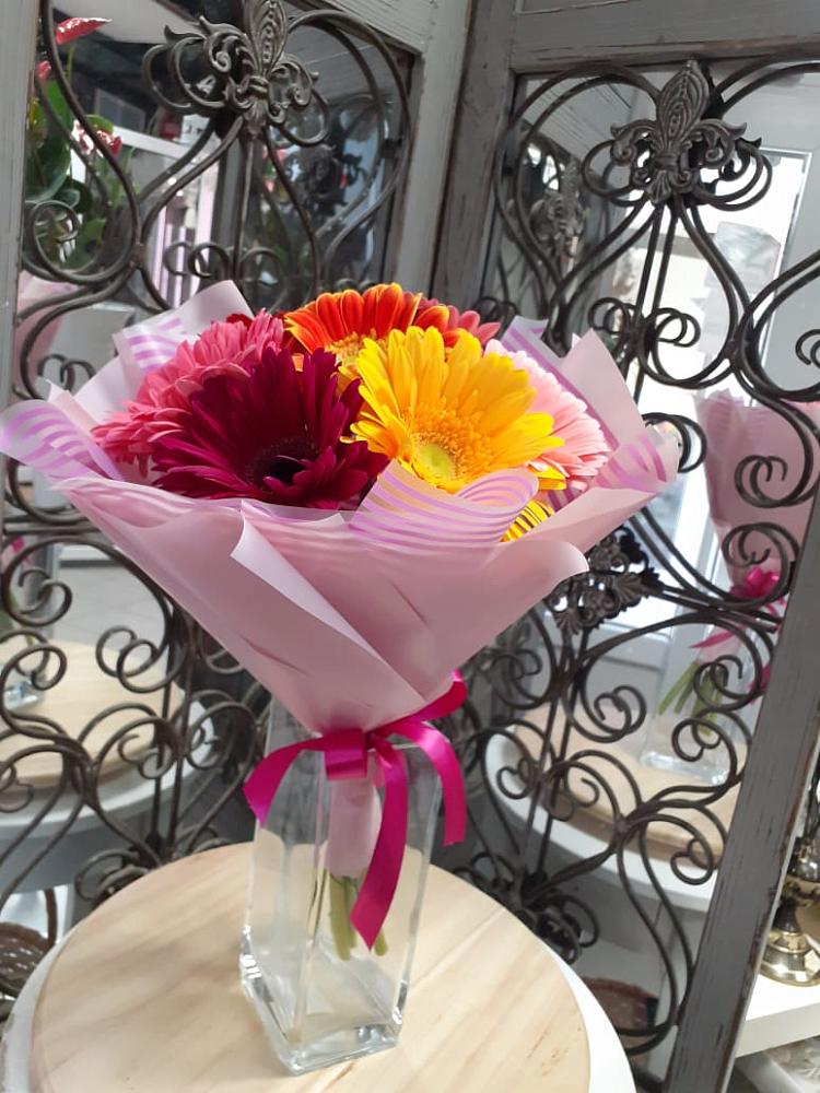 Букет цветов из: Герберы в Нежинском