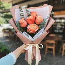 Букет цветов из:  Розы в Нежинском