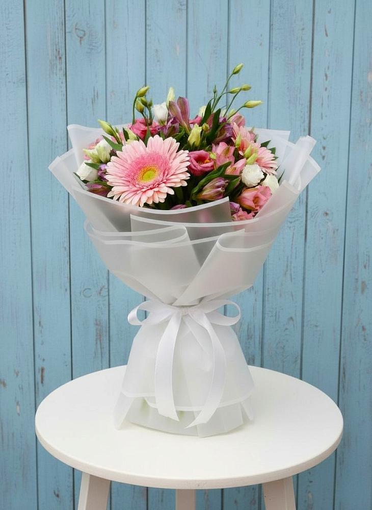 Букет цветов из: Герберы, Альстромерии и Лизиантусы в Нежинском