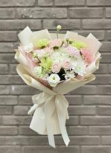 Букет цветов из:  Гвоздики, Розы, Лизиантусы и Хризантемы в Нежинском