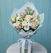 Букет цветов из:  Розы и Лизиантусы в Нежинском