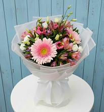 Букет цветов из:  Герберы, Альстромерии и Лизиантусы в Нежинском