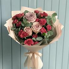 Букет цветов из:  Гвоздики и Розы #REPLACE_PRED# Нежинском