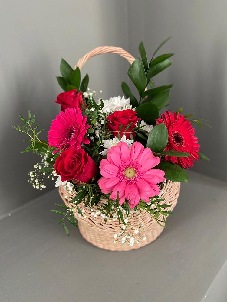 Цветочная композиция из Розы, Хризантемы и Герберы в корзине в Нежинском