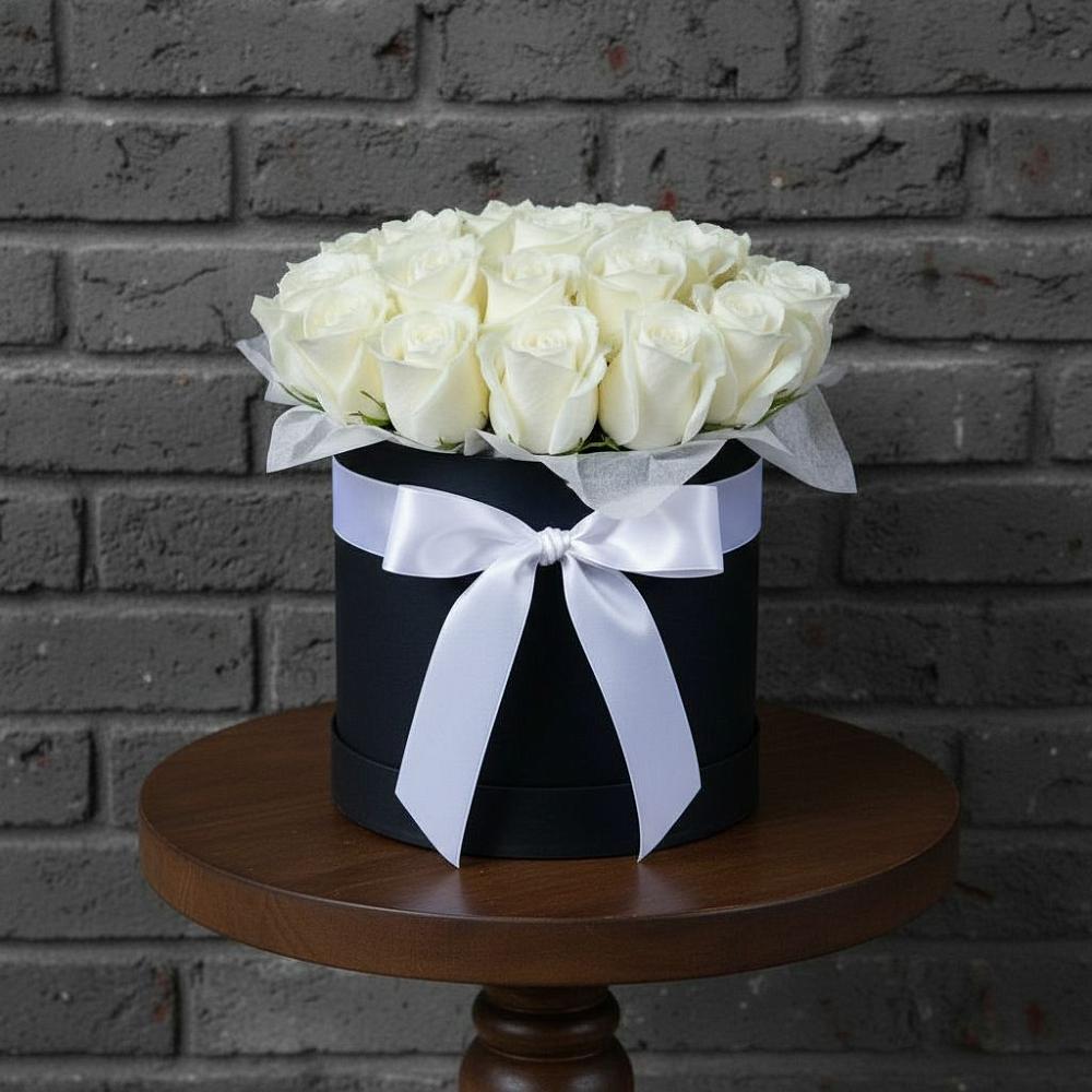 Цветочная композиция из Розы в шляпной коробке в Нежинском