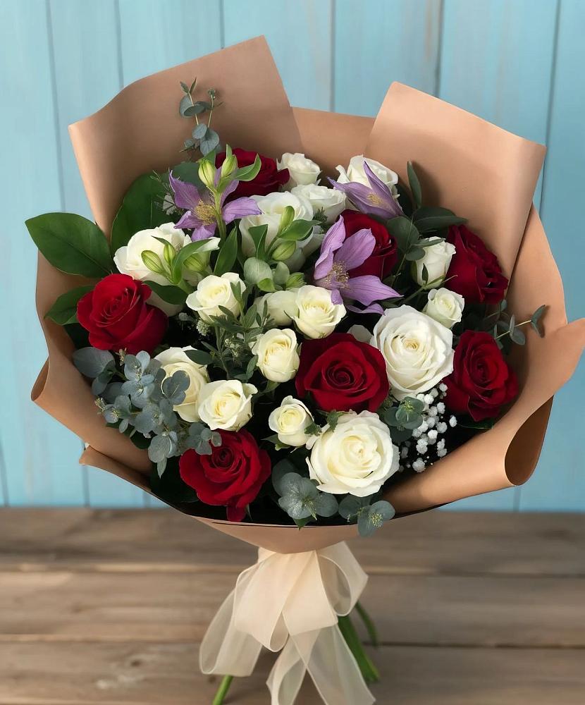 Букет цветов из: Розы и Альстромерии в Нежинском