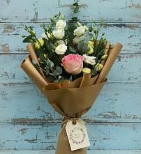Букет цветов из:  Розы и Лизиантусы #REPLACE_PRED# Нежинском